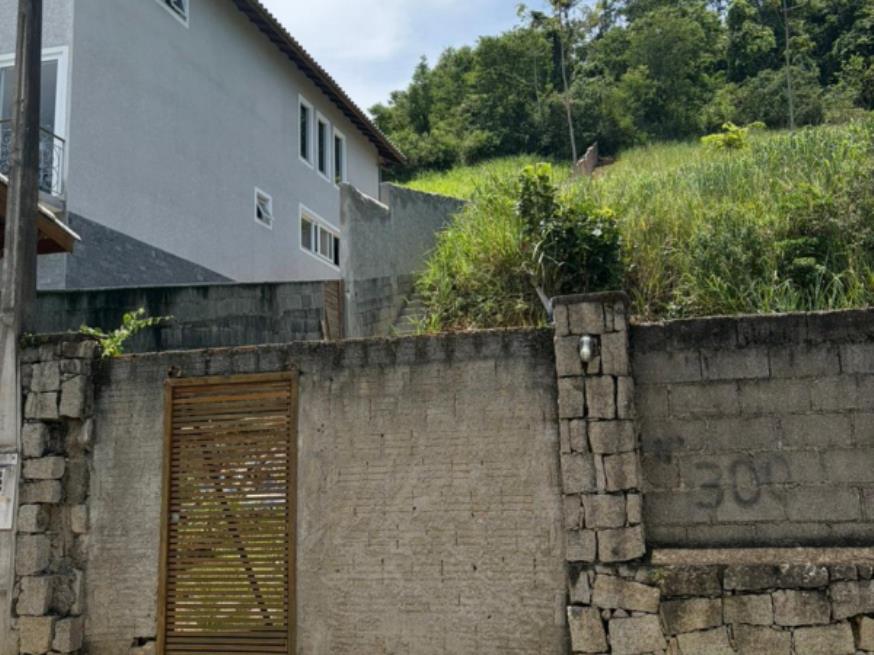 Foto ilustrativa 1 - 1 Terreno | Área de 1.071,29m² | Contando Com Uma Pequena Construção de 23m² | Rua João de Oliveira Pereira, S/Nº | Bairro Ribeirão | Ilha Bela/SP