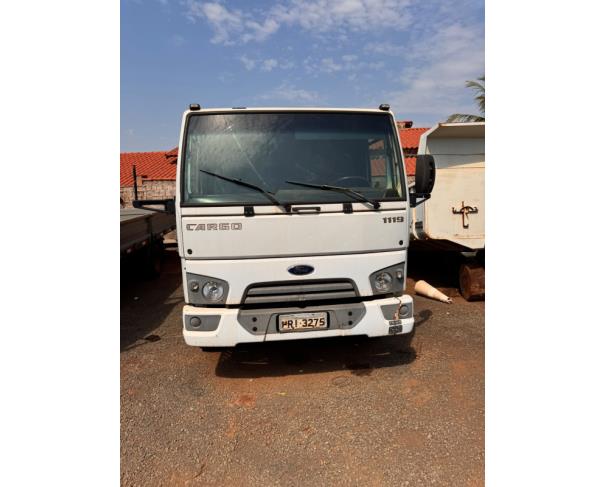 Foto de 1 Caminhão | FORD/CARGO 1119 E Turbo | Diesel | Cor Branca | Ano/Modelo 2017/2018 | Placa PRI3275 | RENAVAM 01137116630 | Chassi 9BFWEA7B8JBS42975