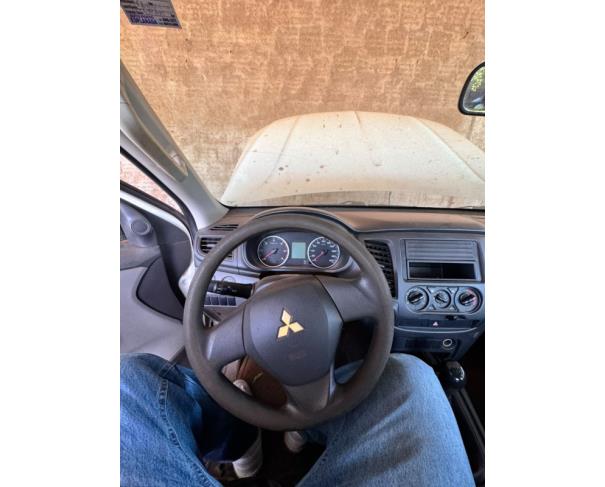 Foto de 1 Veículo | MMC/L200 TRITON GL D | Diesel | Cor Branca | Ano/Modelo 2015/2016 | Placa PQP9A44 | RENAVAM 01060795571 | Chassi 93XLNKB8TGCF17092