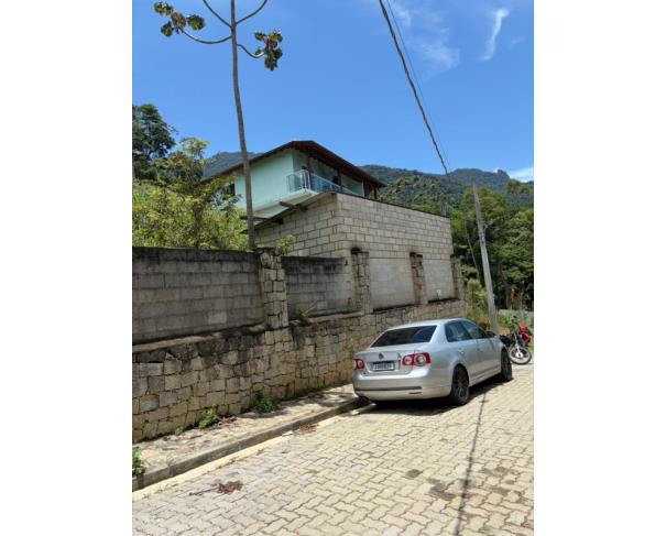 Foto de 1 Terreno | Área de 1.071,29m² | Contando Com Uma Pequena Construção de 23m² | Rua João de Oliveira Pereira, S/Nº | Bairro Ribeirão | Ilha Bela/SP