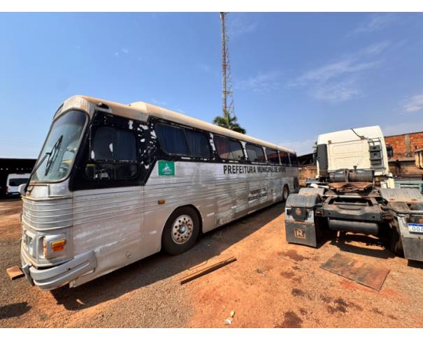 Foto de 1 Ônibus | Scania K113 CL 4X2 360 | Diesel | Cor Prata | Ano/Modelo 1996/1996 | Placa EVC7116 | RENAVAM 00658223984 | Chassi 9BSKC4X2BR3465685