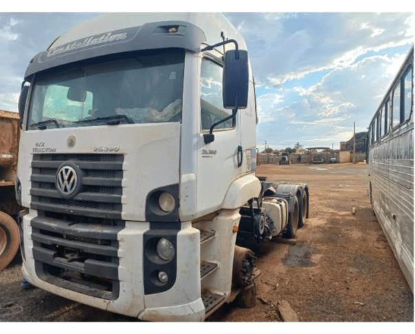 Foto de 1 Caminhão | Volkswagen 25.390 CTC 6x2 | Diesel | Cor Branca | Ano/Modelo 2013/2014 | Placa OOA4E17 | RENAVAM 00598731830 | Chassi 9536T8277ER411145