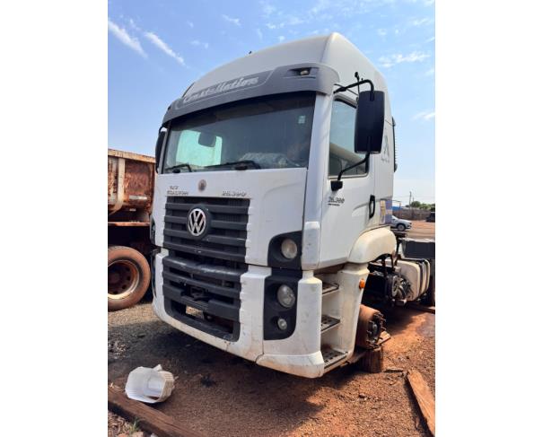 Foto de 1 Caminhão | Volkswagen 25.390 CTC 6x2 | Diesel | Cor Branca | Ano/Modelo 2013/2014 | Placa OOA4E17 | RENAVAM 00598731830 | Chassi 9536T8277ER411145