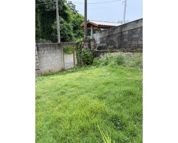 Foto de 1 Terreno | Área de 1.071,29m² | Contando Com Uma Pequena Construção de 23m² | Rua João de Oliveira Pereira, S/Nº | Bairro Ribeirão | Ilha Bela/SP
