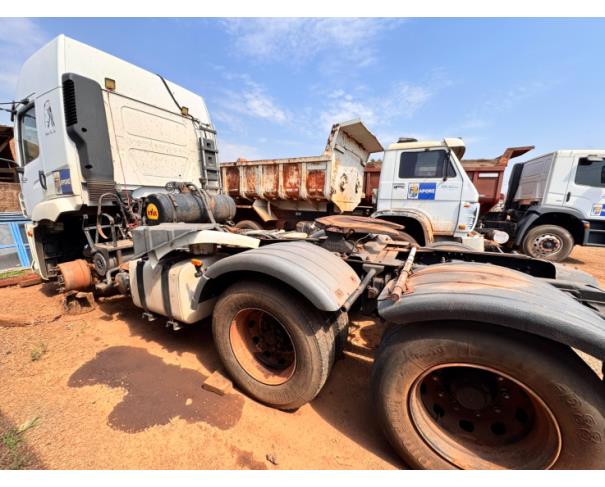 Foto de 1 Caminhão | Volkswagen 25.390 CTC 6x2 | Diesel | Cor Branca | Ano/Modelo 2013/2014 | Placa OOA4E17 | RENAVAM 00598731830 | Chassi 9536T8277ER411145