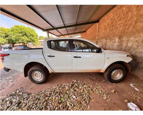 Foto de 1 Veículo | MMC/L200 TRITON SPT GL | Diesel | Cor Branca | Ano/Modelo 2018/2019 | Placa PQZ7F99 | RENAVAM 01188785998 | Chassi 93XLJKL1TKCJ17780