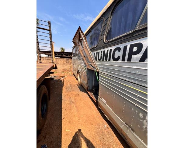 Foto de 1 Ônibus | Scania K113 CL 4X2 360 | Diesel | Cor Prata | Ano/Modelo 1996/1996 | Placa EVC7116 | RENAVAM 00658223984 | Chassi 9BSKC4X2BR3465685