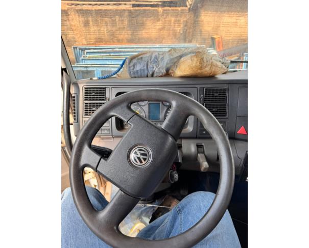 Foto de 1 Caminhão | Volkswagen 25.390 CTC 6x2 | Diesel | Cor Branca | Ano/Modelo 2013/2014 | Placa OOA4E17 | RENAVAM 00598731830 | Chassi 9536T8277ER411145