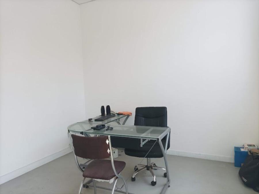 Prédio | Área de 242m² | Área Construída 461,65² | Comercial | 03 Pavimentos | 02 Vagas de Garagem | Salão com Portas Blindex | Depósito | Oficina | Segundo Pavimento | Salas Separadas | Solário Imóvel | Área de 242m² | Área Construída 46, localizado em Santos - SP