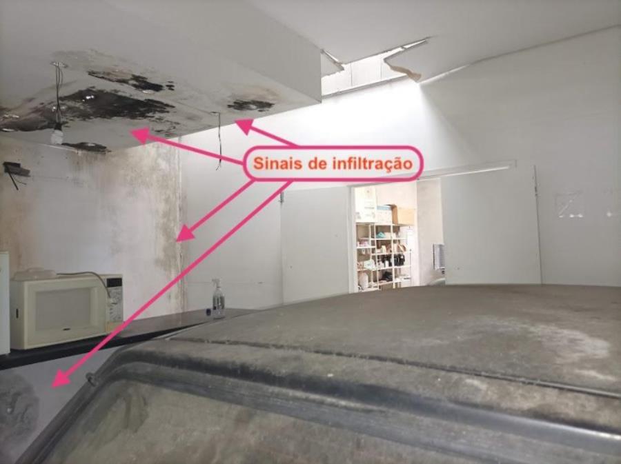 Prédio | Área de 242m² | Área Construída 461,65² | Comercial | 03 Pavimentos | 02 Vagas de Garagem | Salão com Portas Blindex | Depósito | Oficina | Segundo Pavimento | Salas Separadas | Solário Imóvel | Área de 242m² | Área Construída 46, localizado em Santos - SP