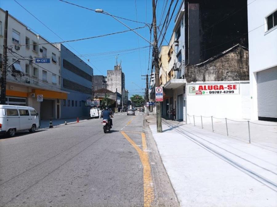 Prédio | Área de 242m² | Área Construída 461,65² | Comercial | 03 Pavimentos | 02 Vagas de Garagem | Salão com Portas Blindex | Depósito | Oficina | Segundo Pavimento | Salas Separadas | Solário Imóvel | Área de 242m² | Área Construída 46, localizado em Santos - SP