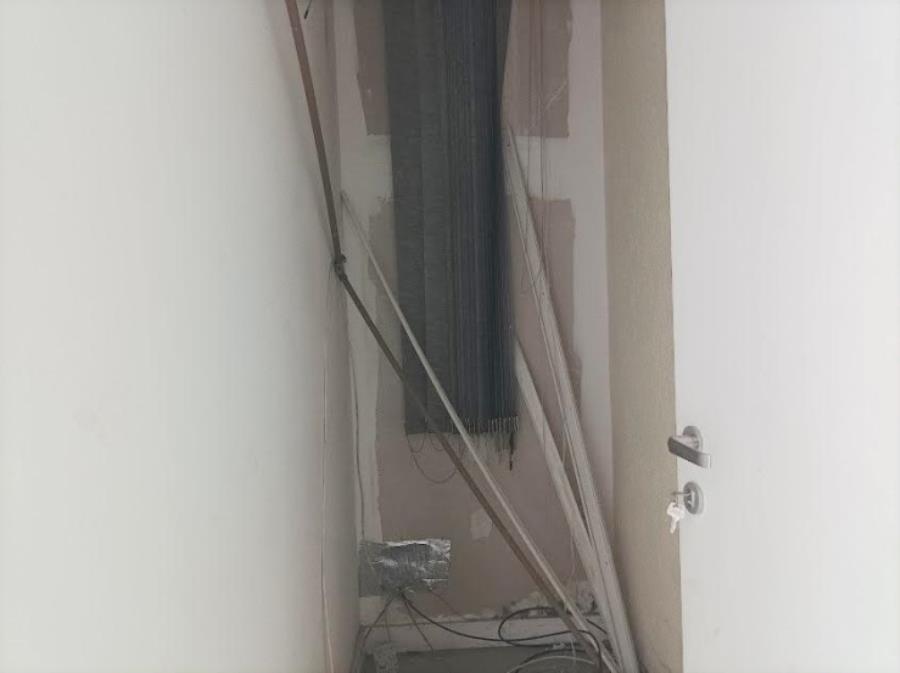 Prédio | Área de 242m² | Área Construída 461,65² | Comercial | 03 Pavimentos | 02 Vagas de Garagem | Salão com Portas Blindex | Depósito | Oficina | Segundo Pavimento | Salas Separadas | Solário Imóvel | Área de 242m² | Área Construída 46, localizado em Santos - SP