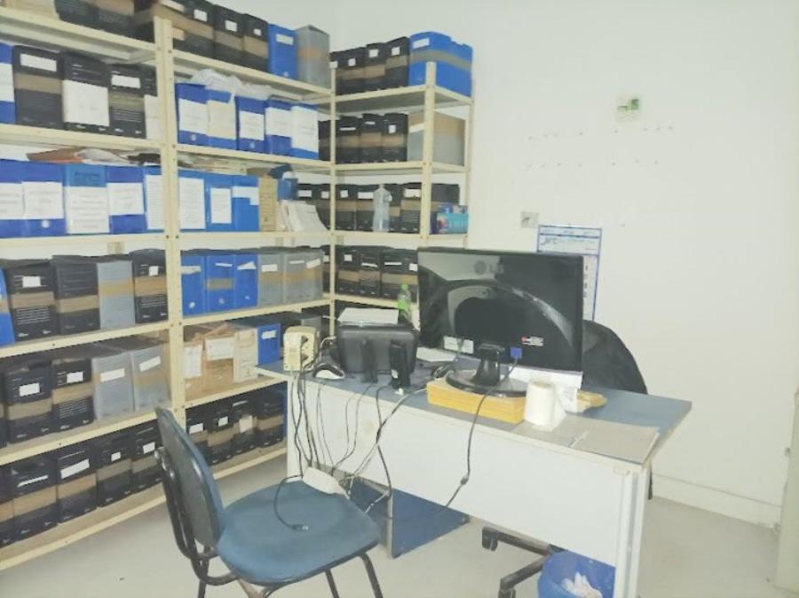 Prédio | Área de 242m² | Área Construída 461,65² | Comercial | 03 Pavimentos | 02 Vagas de Garagem | Salão com Portas Blindex | Depósito | Oficina | Segundo Pavimento | Salas Separadas | Solário Imóvel | Área de 242m² | Área Construída 46, localizado em Santos - SP