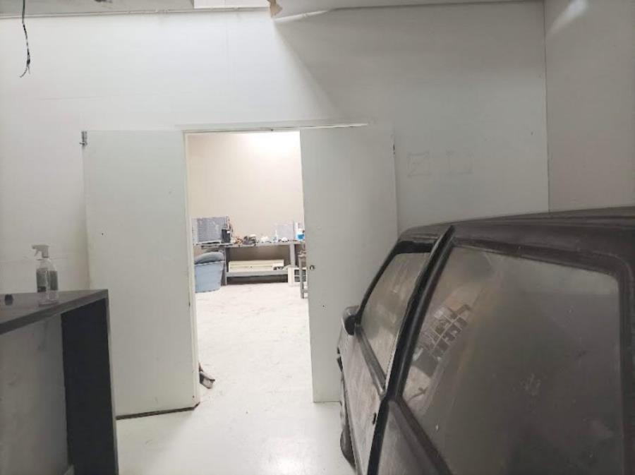 Prédio | Área de 242m² | Área Construída 461,65² | Comercial | 03 Pavimentos | 02 Vagas de Garagem | Salão com Portas Blindex | Depósito | Oficina | Segundo Pavimento | Salas Separadas | Solário Imóvel | Área de 242m² | Área Construída 46, localizado em Santos - SP