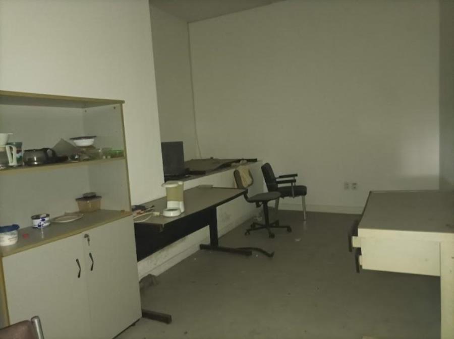 Prédio | Área de 242m² | Área Construída 461,65² | Comercial | 03 Pavimentos | 02 Vagas de Garagem | Salão com Portas Blindex | Depósito | Oficina | Segundo Pavimento | Salas Separadas | Solário Imóvel | Área de 242m² | Área Construída 46, localizado em Santos - SP