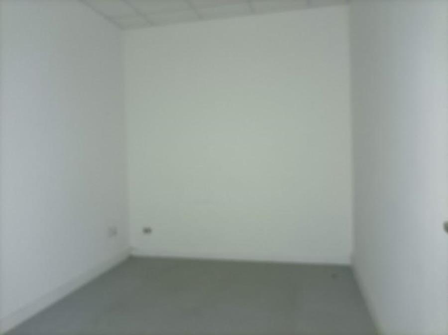Prédio | Área de 242m² | Área Construída 461,65² | Comercial | 03 Pavimentos | 02 Vagas de Garagem | Salão com Portas Blindex | Depósito | Oficina | Segundo Pavimento | Salas Separadas | Solário Imóvel | Área de 242m² | Área Construída 46, localizado em Santos - SP