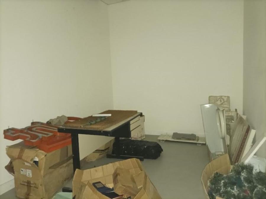 Prédio | Área de 242m² | Área Construída 461,65² | Comercial | 03 Pavimentos | 02 Vagas de Garagem | Salão com Portas Blindex | Depósito | Oficina | Segundo Pavimento | Salas Separadas | Solário Imóvel | Área de 242m² | Área Construída 46, localizado em Santos - SP