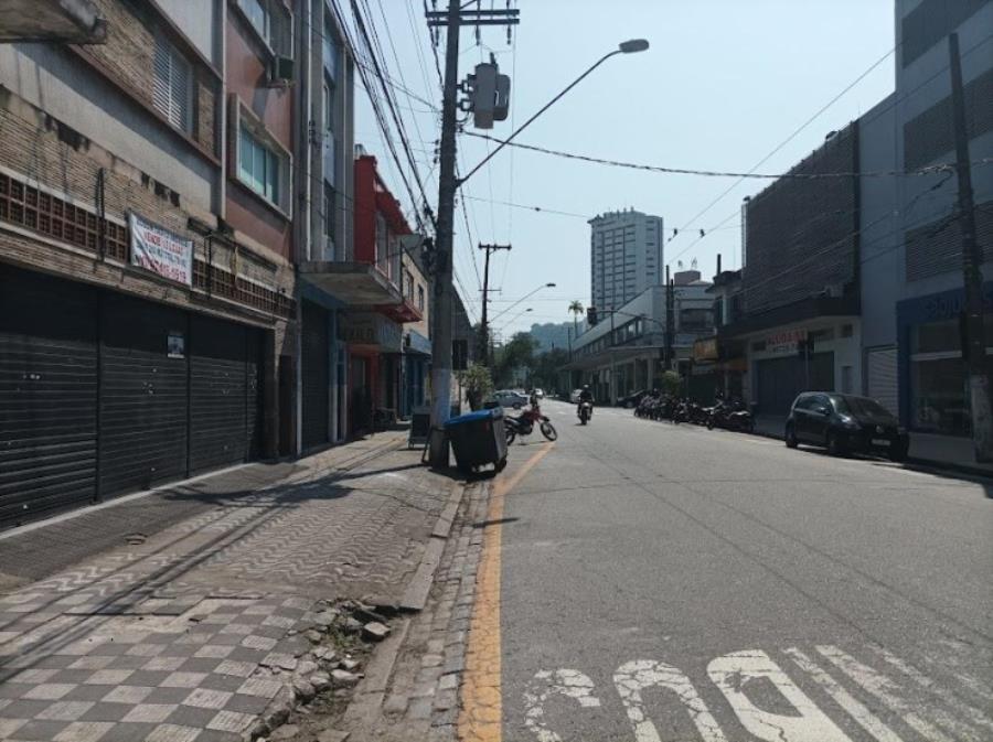 Prédio | Área de 242m² | Área Construída 461,65² | Comercial | 03 Pavimentos | 02 Vagas de Garagem | Salão com Portas Blindex | Depósito | Oficina | Segundo Pavimento | Salas Separadas | Solário Imóvel | Área de 242m² | Área Construída 46, localizado em Santos - SP