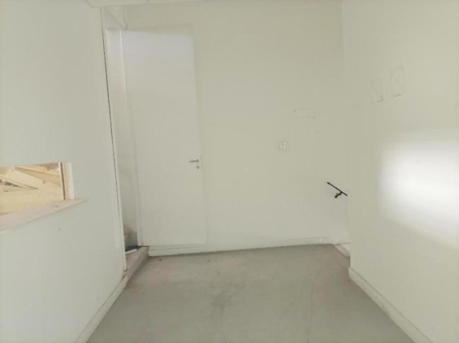 Prédio | Área de 242m² | Área Construída 461,65² | Comercial | 03 Pavimentos | 02 Vagas de Garagem | Salão com Portas Blindex | Depósito | Oficina | Segundo Pavimento | Salas Separadas | Solário Imóvel | Área de 242m² | Área Construída 46, localizado em Santos - SP