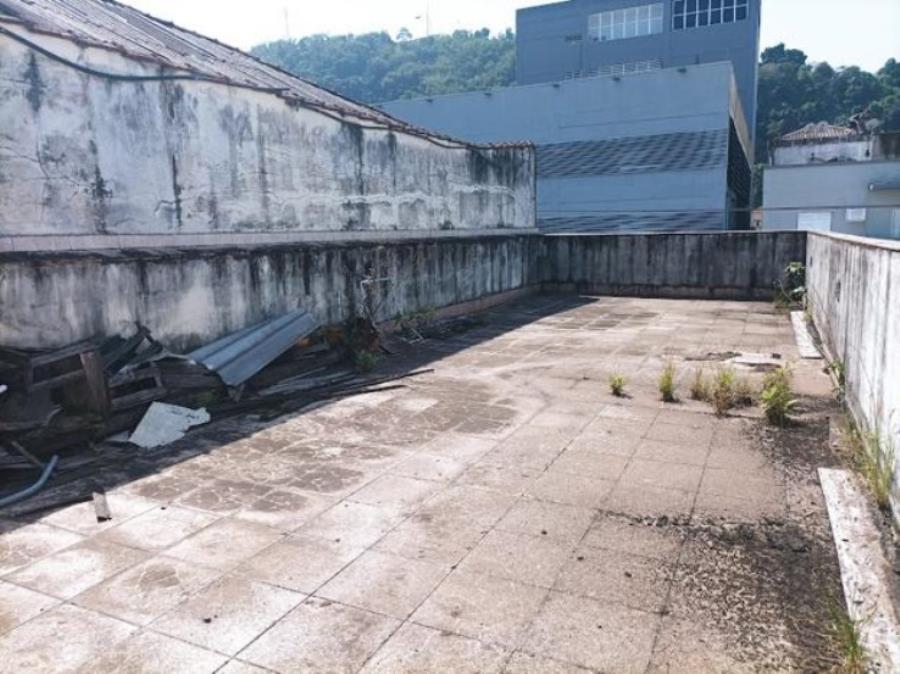 Prédio | Área de 242m² | Área Construída 461,65² | Comercial | 03 Pavimentos | 02 Vagas de Garagem | Salão com Portas Blindex | Depósito | Oficina | Segundo Pavimento | Salas Separadas | Solário Imóvel | Área de 242m² | Área Construída 46, localizado em Santos - SP