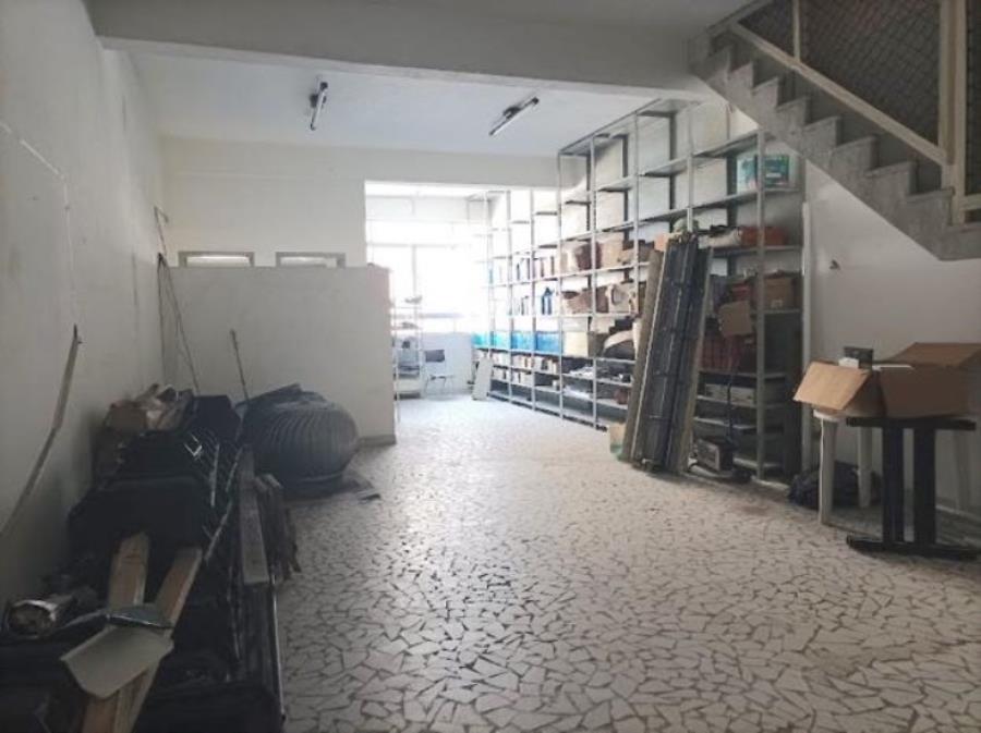 Prédio | Área de 242m² | Área Construída 461,65² | Comercial | 03 Pavimentos | 02 Vagas de Garagem | Salão com Portas Blindex | Depósito | Oficina | Segundo Pavimento | Salas Separadas | Solário Imóvel | Área de 242m² | Área Construída 46, localizado em Santos - SP