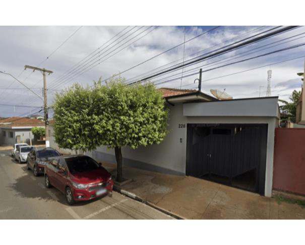 1 Imóvel | Área de 173,74m² | 3 Dormitórios | 1 Sala | 1 Copa | 1 Cozinha | 1 Banheiro | Rua Coronel José Villela, nº 22 | Centro | Tambaú/SP